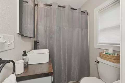Bath - 150 1st St, Duluth, MN 55810 photo 1 of 1