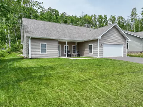 915 N Basswood Ave, Duluth, MN 55811