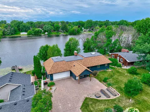 520 Glenbrook Ave N, Oakdale, MN 55128
