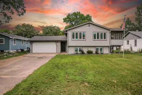 1206 3rd St N, Princeton, MN 55371