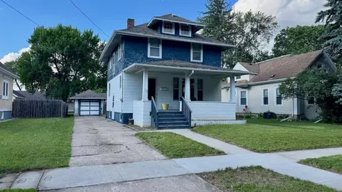 112 7th Ave S, Moorhead, MN 56560