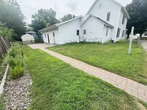 Exterior - 302 W Marshall St, Marshall, MN 56258 photo 6 of 6