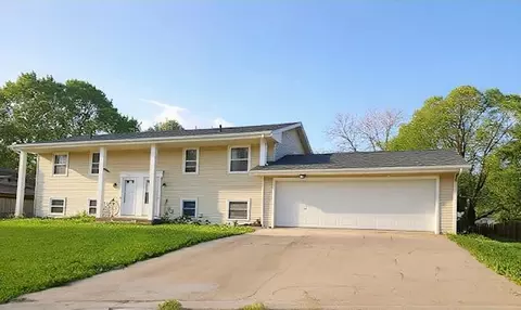8129 Yates Ave N, Brooklyn Park, MN 55443