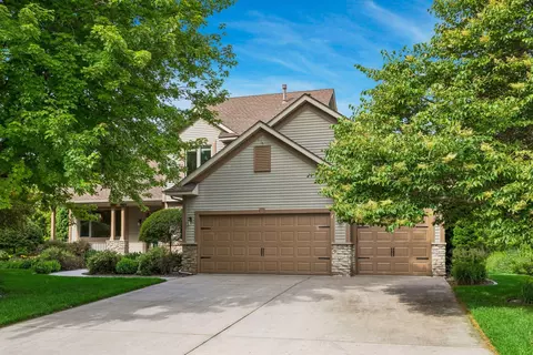 1584 Windsor Ln, Shakopee, MN 55379