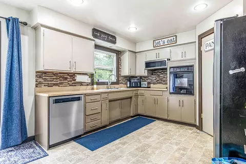 Kitchen - 301 Wall Ave, Horace, ND 58047 photo 2 of 6