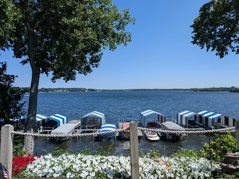 4387 Wilshire Blvd #106, Mound, MN 55364