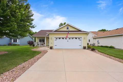 1227 Willow Pond Dr, Waite Park, MN 56387