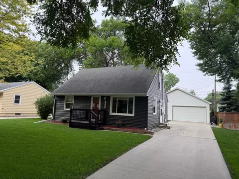 1005 20th St S, Fargo, ND 58103