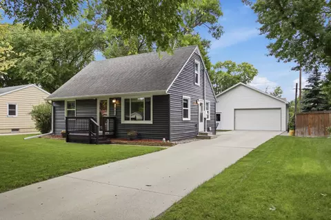 1005 20th St S, Fargo, ND 58103