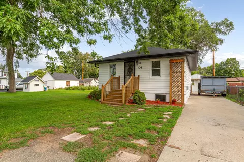 Exterior - 304 20th St NW, Faribault, MN 55021 photo 5 of 11