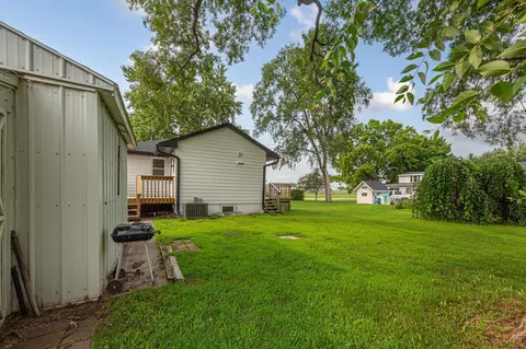 Exterior - 304 20th St NW, Faribault, MN 55021 photo 9 of 11