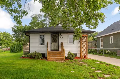 Exterior - 304 20th St NW, Faribault, MN 55021 photo 4 of 11