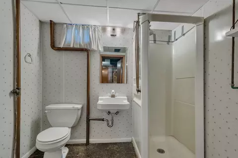 Bath - 913 12th Ave S, Saint Cloud, MN 56301 photo 2 of 2