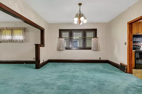 Living - 913 12th Ave S, Saint Cloud, MN 56301 photo 1 of 4