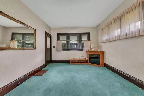 Living - 913 12th Ave S, Saint Cloud, MN 56301 photo 3 of 4
