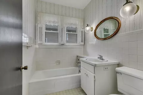 Bath - 913 12th Ave S, Saint Cloud, MN 56301 photo 1 of 2