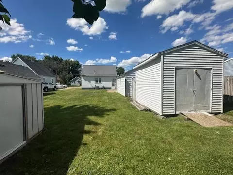 Exterior - 810 14th Ave SE, Austin, MN 55912 photo 4 of 4