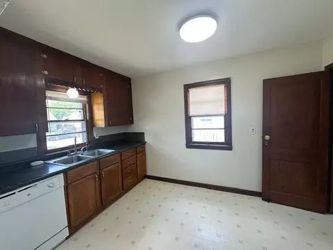 Kitchen - 810 14th Ave SE, Austin, MN 55912 photo 1 of 2