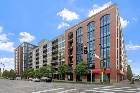 215 10th Ave S #533, Minneapolis, MN 55415