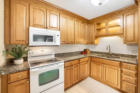 2601 Kenzie Ter #230, Saint Anthony, MN 55418