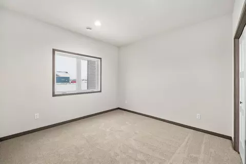 Bedroom - 927 Maple St, Kindred, ND 58051 photo 2 of 4