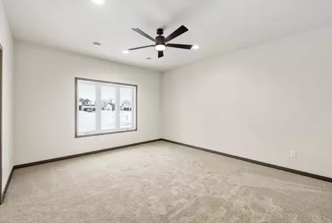 Bedroom - 927 Maple St, Kindred, ND 58051 photo 4 of 4