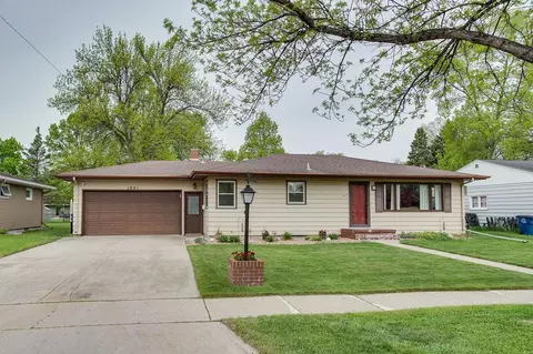 1821 16th St S, Moorhead, MN 56560