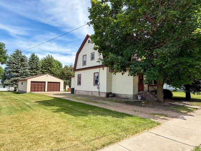 112 4th St S, Gaylord, MN 55334
