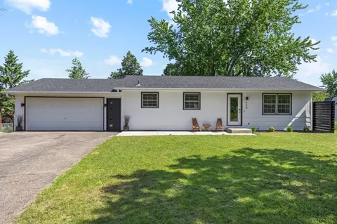 620 Hillside Dr NW, Watertown, MN 55388