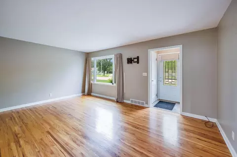 Living - 1193 River Rd, Windom, MN 56101 photo 3 of 3
