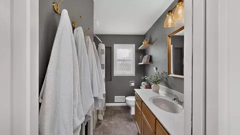 Bath - 416 Smith St, Spring Valley, MN 55975 photo 2 of 3