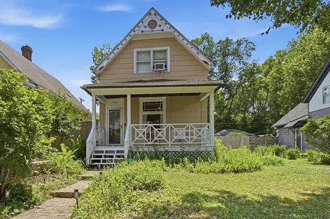 234 Sidney St E, West Saint Paul, MN 55107