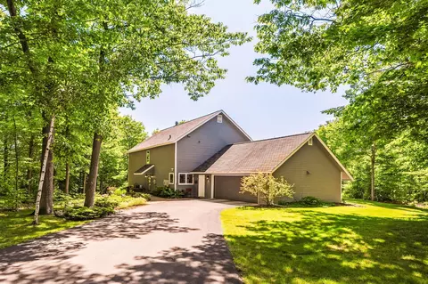 1701 Trail Dr, Duluth, MN 55803