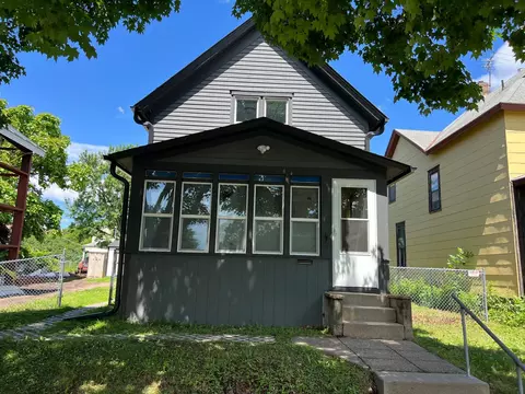 685 Stewart Ave, Saint Paul, MN 55102