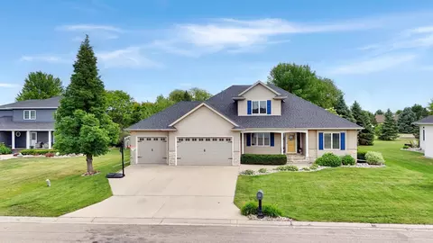 309 43rd Ave S, Moorhead, MN 56560