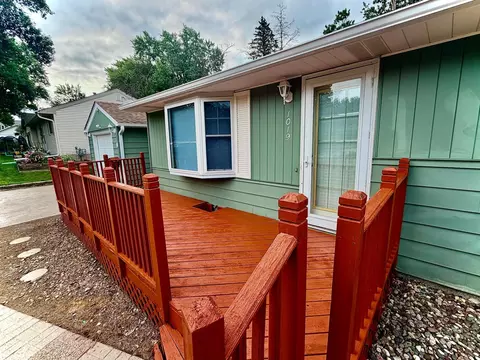 Exterior - 1019 Maple St, Red Wing, MN 55066 photo 2 of 7