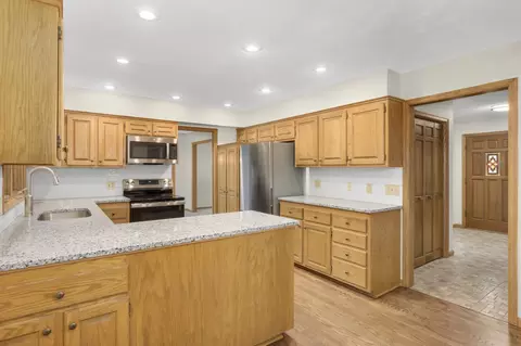 3535 Rosewood Ln N, Plymouth, MN 55441