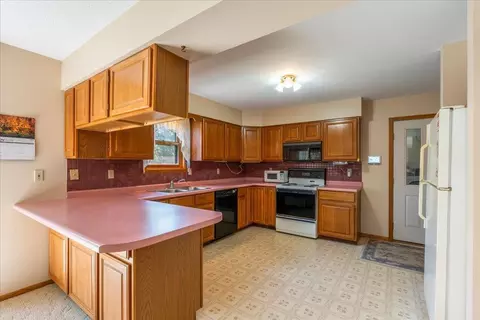 Kitchen - 17212 Leonard Ln, Brainerd, MN 56401 photo 1 of 2