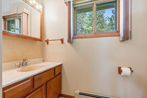 Bath - 17212 Leonard Ln, Brainerd, MN 56401 photo 2 of 3
