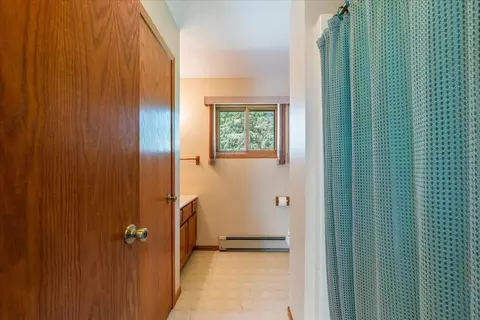 Bath - 17212 Leonard Ln, Brainerd, MN 56401 photo 1 of 3