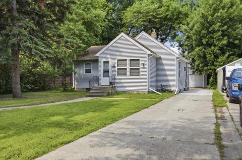 1614 5th St N, Fargo, ND 58102