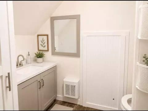 Bath - 705 SE 19th St, Brainerd, MN 56401 photo 2 of 2