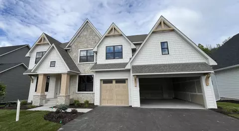 5563 Rolling Hills Pkwy, Chaska, MN 55318