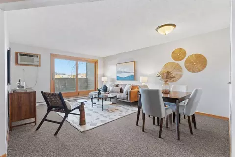 2425 E Franklin Ave #212, Minneapolis, MN 55406