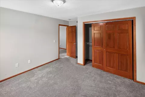 Bedroom - 2001 Buffalo Run Rd, Buffalo, MN 55313 photo 6 of 9