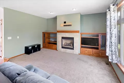 Living - 2001 Buffalo Run Rd, Buffalo, MN 55313 photo 3 of 9