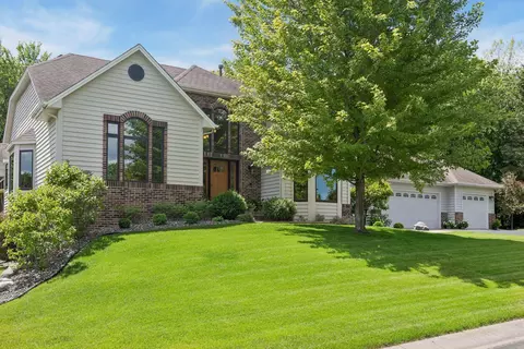 16560 Lake Ridge Dr, Maple Grove, MN 55311