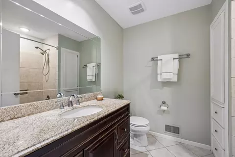 Bath - 7221 Cornelia Dr, Edina, MN 55435 photo 3 of 3