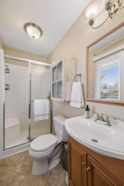 Bath - 7221 Cornelia Dr, Edina, MN 55435 photo 2 of 3
