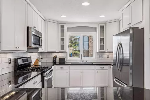 Kitchen - 7221 Cornelia Dr, Edina, MN 55435 photo 2 of 5